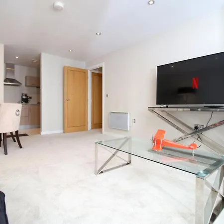 Perfect Getaway In Cardiff Marina Apartment Exterior photo