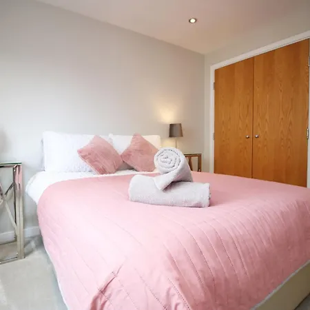 Perfect Getaway In Cardiff Marina Apartment Exterior photo