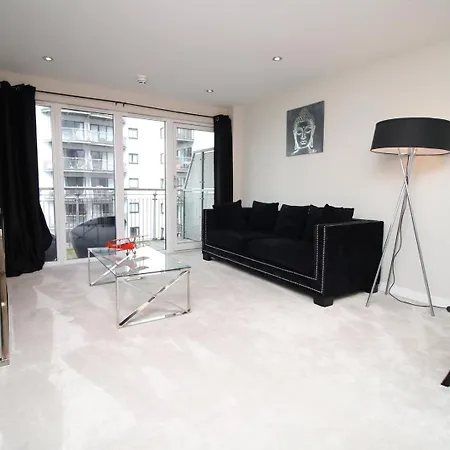 Perfect Getaway In Cardiff Marina Apartment Exterior photo