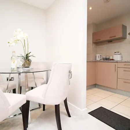Perfect Getaway In Cardiff Marina Apartment Exterior photo