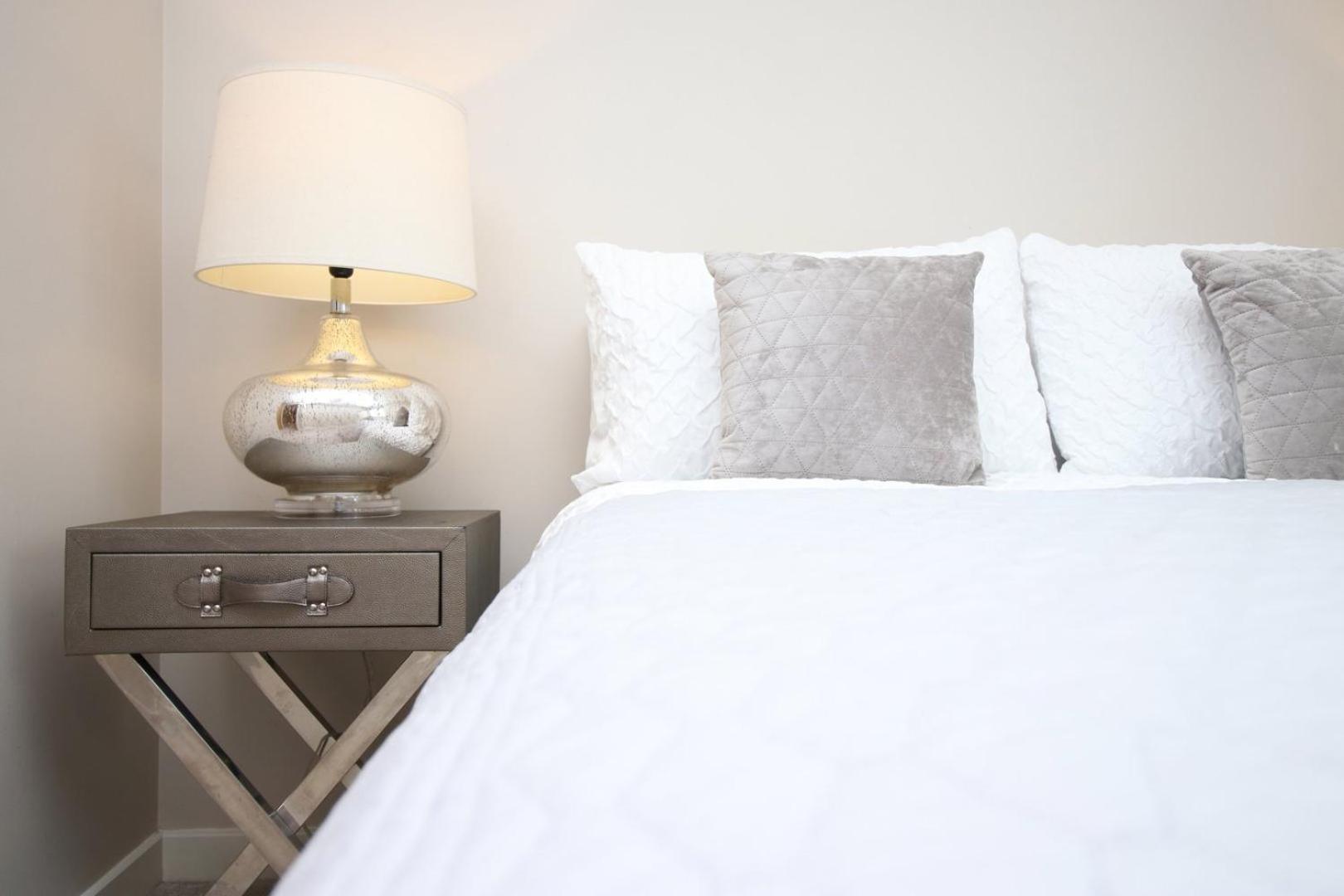 Perfect Getaway In Marina Apartment
