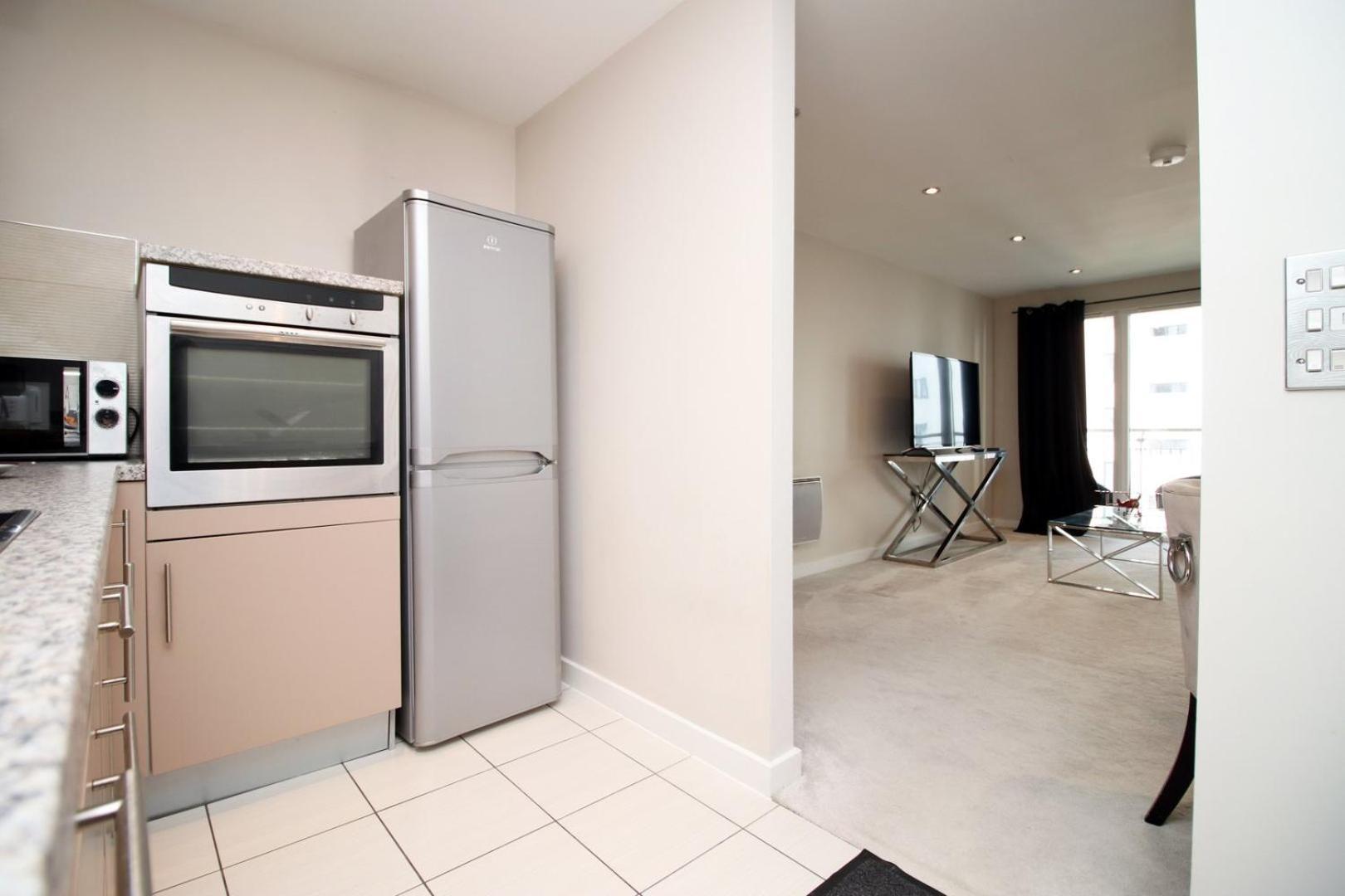 Perfect Getaway In Marina Apartment *